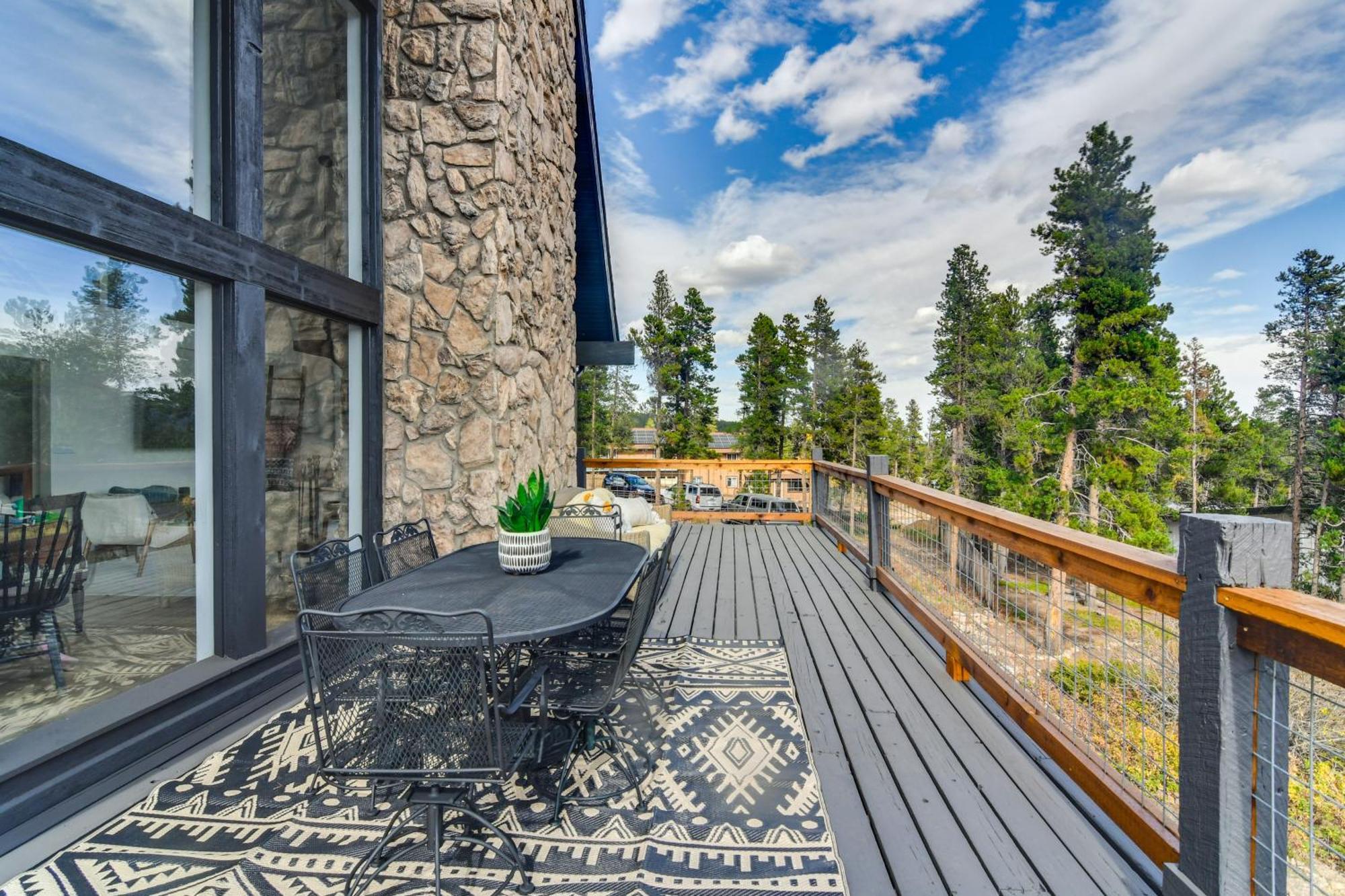 Spacious Black Hawk Home With Deck And Mountain Views! Exterior photo