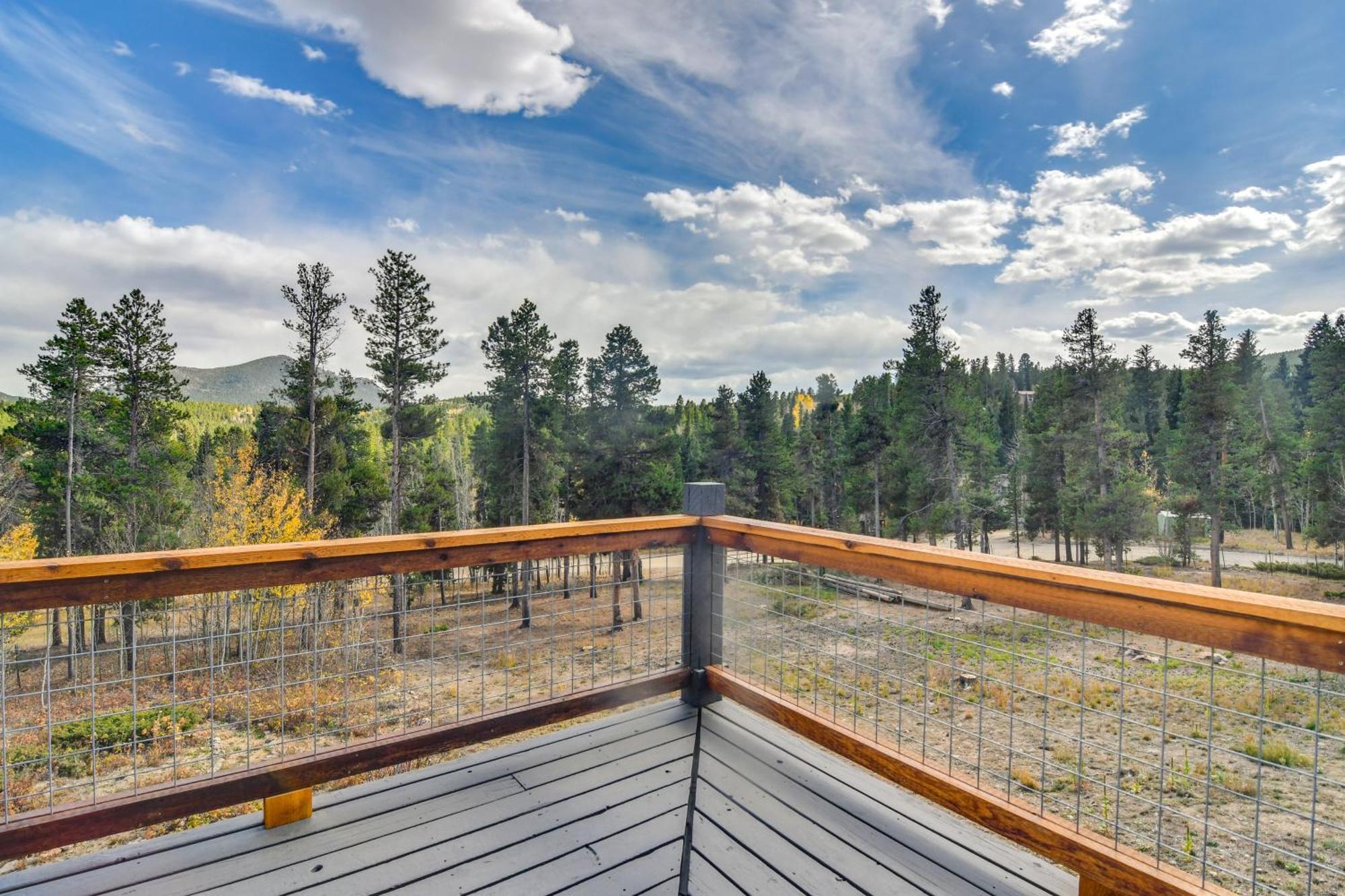 Spacious Black Hawk Home With Deck And Mountain Views! Exterior photo