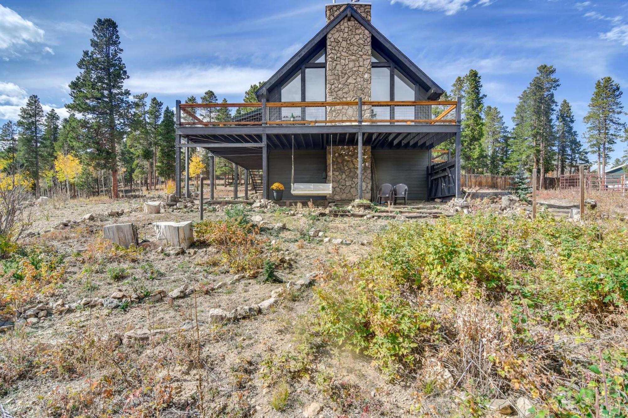 Spacious Black Hawk Home With Deck And Mountain Views! Exterior photo